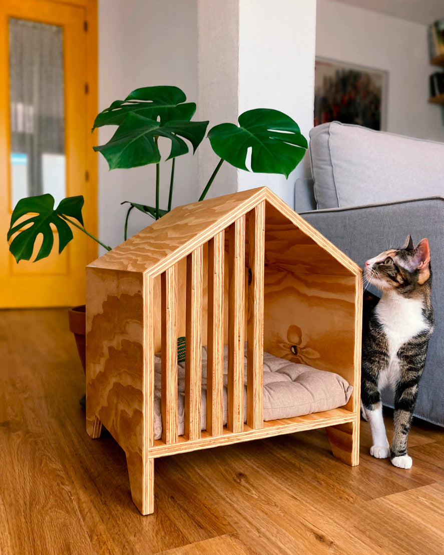 Cama de madera para gatos - Château Marco - hecha a mano por Gatifica