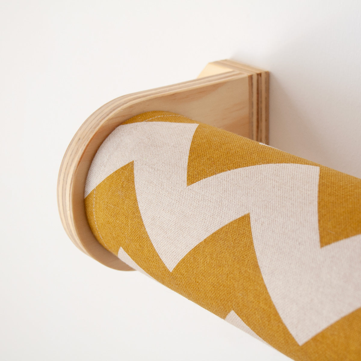 Cama de pared para gatos Rulo CLEO funda loneta chevron